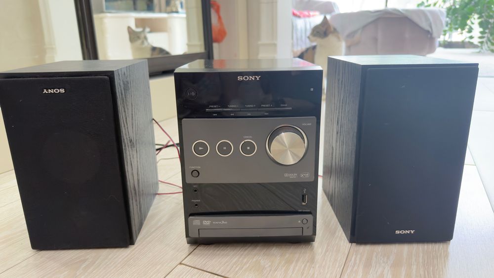 Музыкальный центр Sony