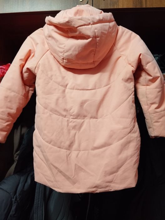 Продам куртку для девочки