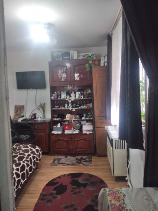 Vind 2 garsoniere cf 2 transformate in mic apartament