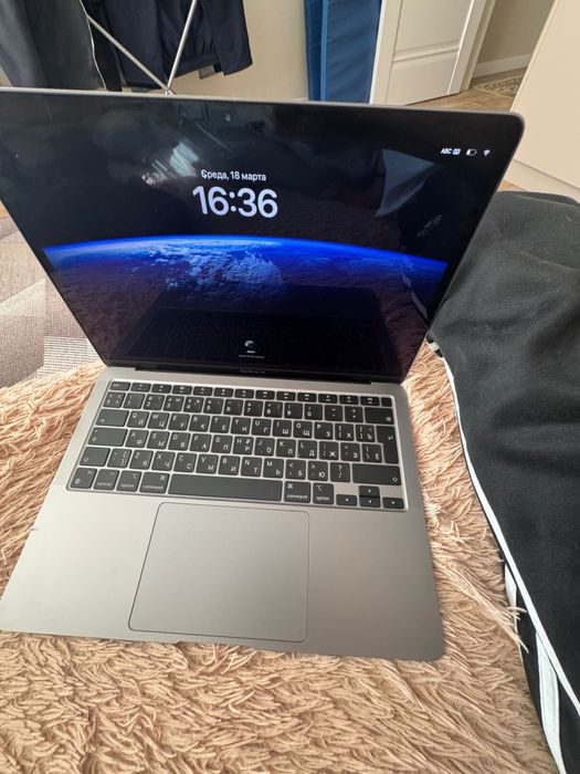 продам Macbook Air 13