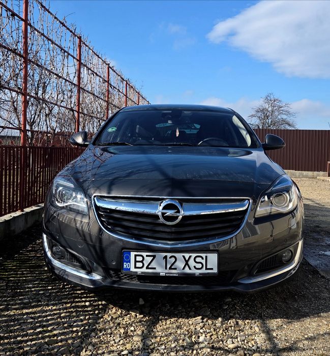 Vând Opel Insignia