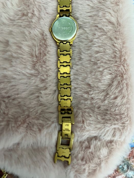 Дамски часовници RAYMOND WEIL / GUCCI / TISSOT