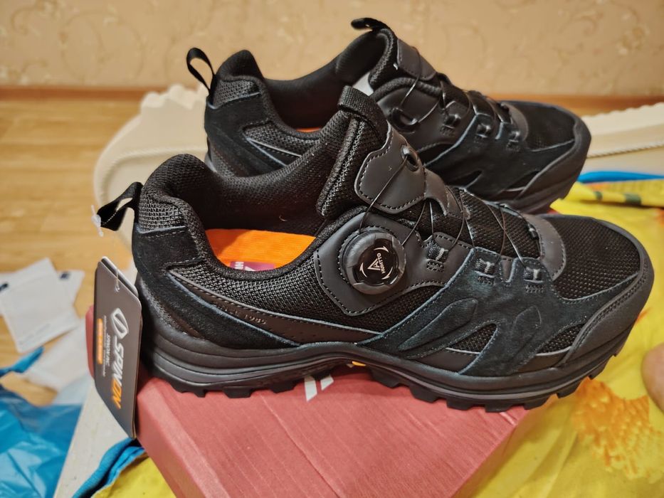 Продам кроссовки 44 размер (новые)