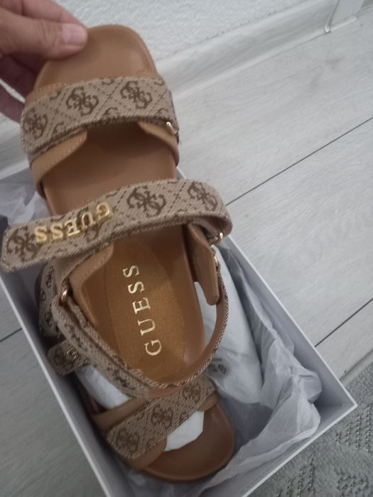 Дамски  сандали Guess