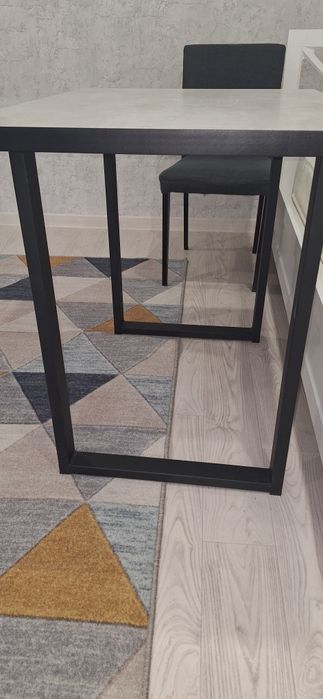 Продам стол 30000