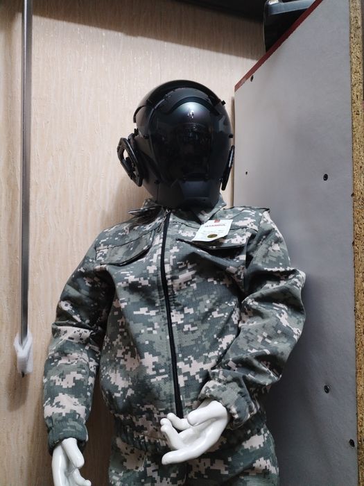 Военая форма с аксессуарами. Новая