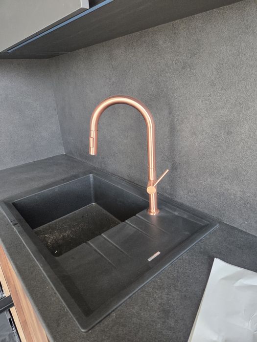 висок кухненски смесител