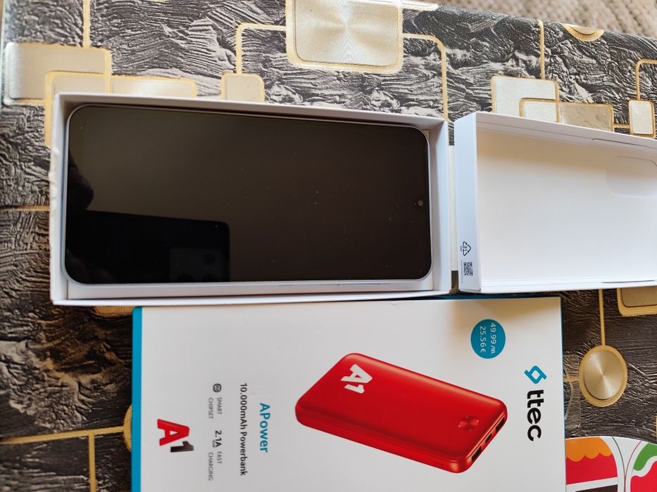 Samsung Galaxy A17 5G с Подарък батерия .Нови