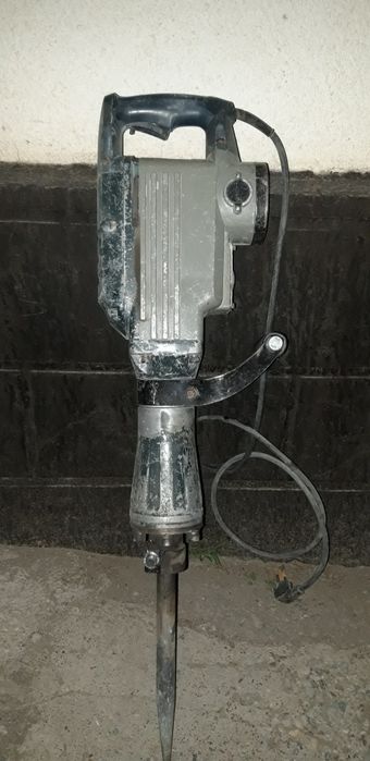 Отбойник отбойный молоток