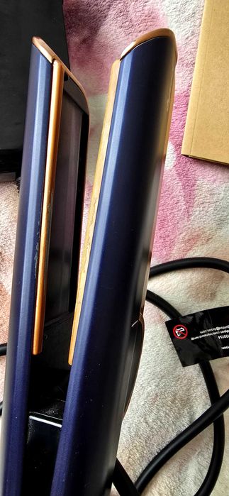 Преса за коса Dyson- 420 лв