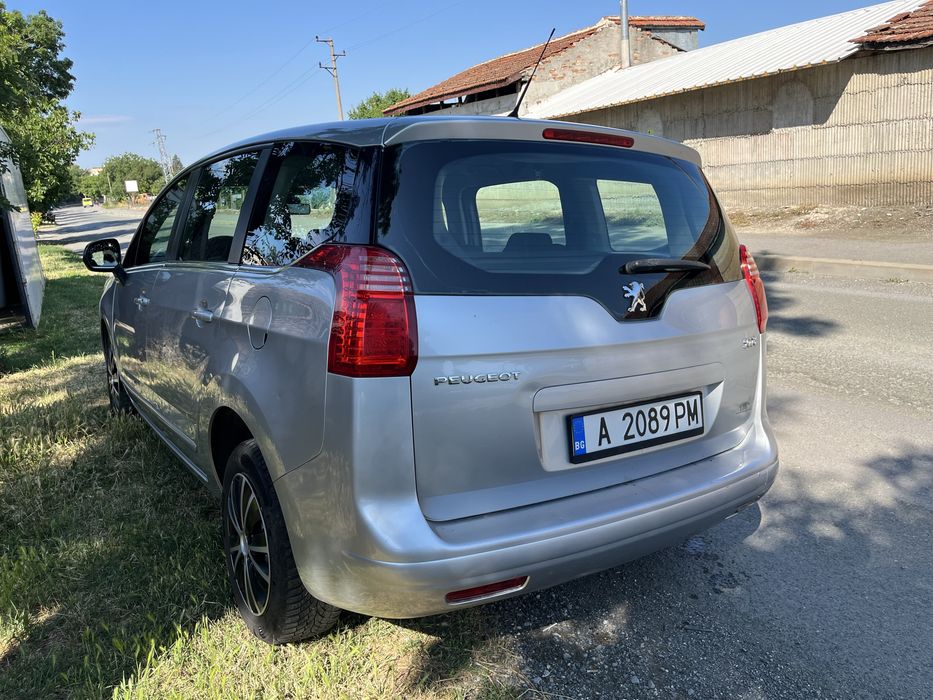 Продавам Peugeot 5008 1.6 HDI