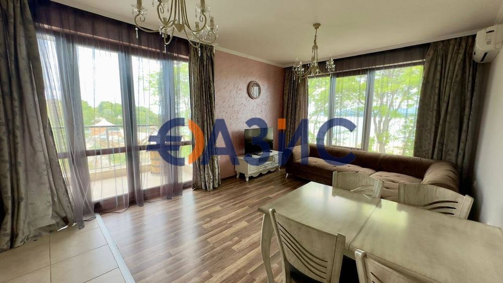 Продава се Тристаен апартамент в Приморско - 95 кв.м за 2843 €/кв.м - Снимка #2