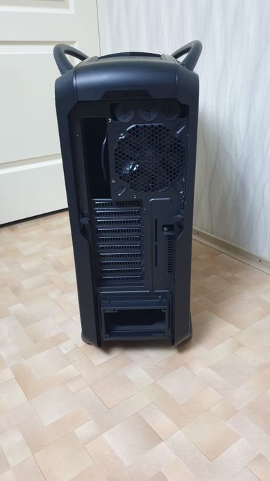 Корпус компьютерный "Cooler master cosmos II"