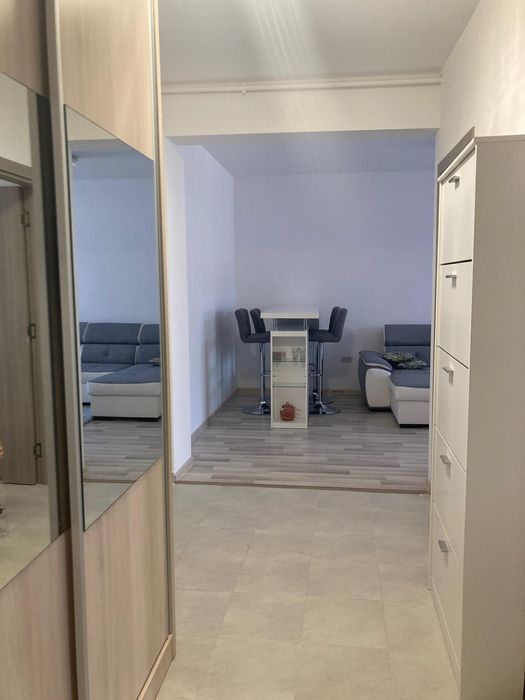 Inchiriez apartament cu 2 camere