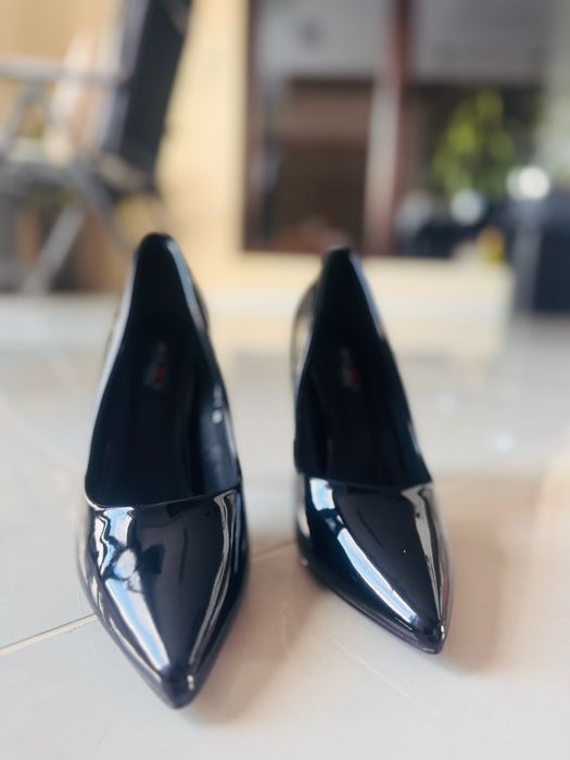 Лачени обувки от еко кожа 38 номер