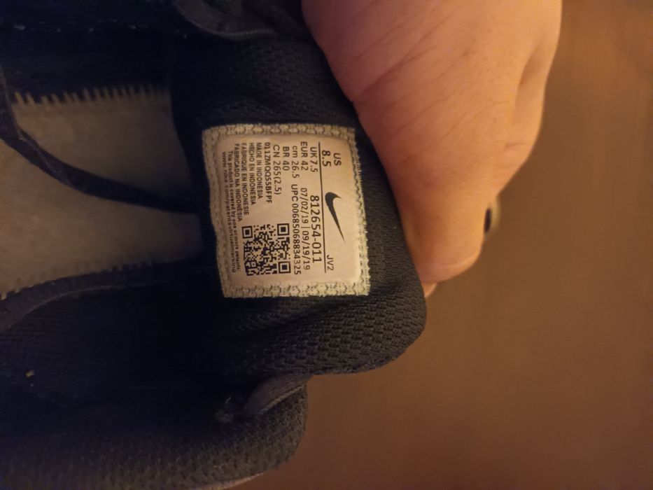 Vând adidași nike originali