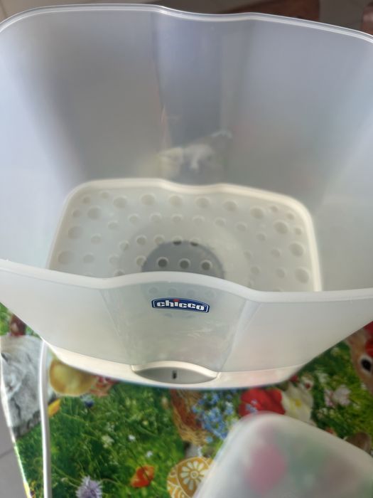 Sterilizator de biberoane