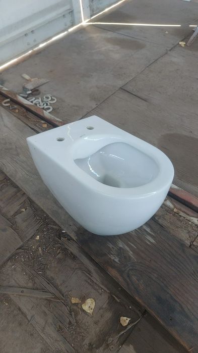 Продам подвисной унитаз