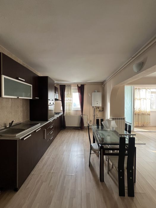 Vand apartament in centru zona Cosoreanu.