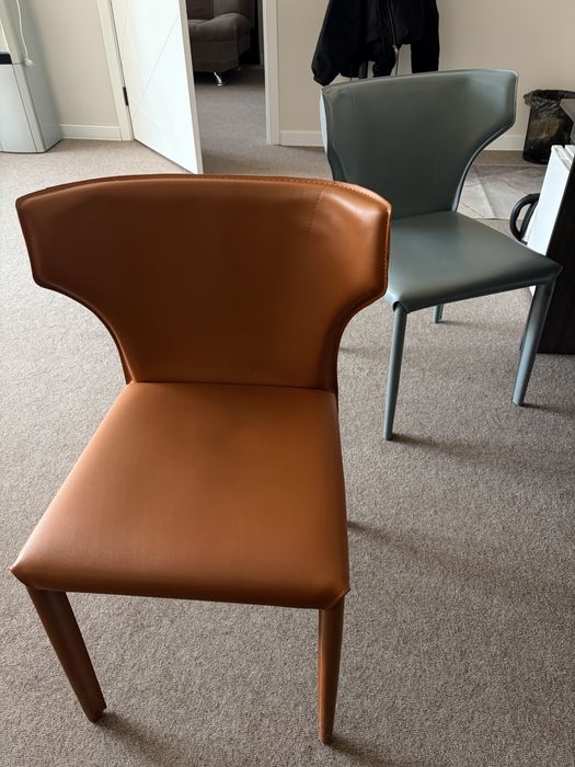 Стул серый и оранжевый