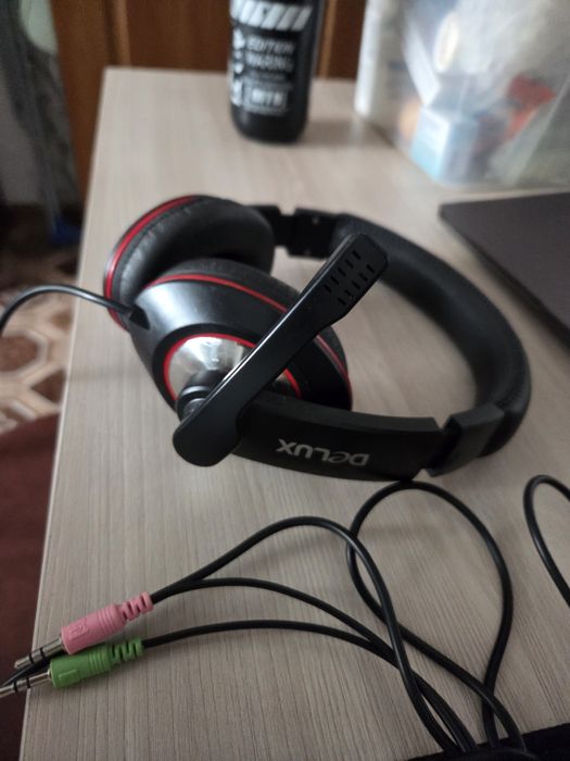 Продам наушники Delux