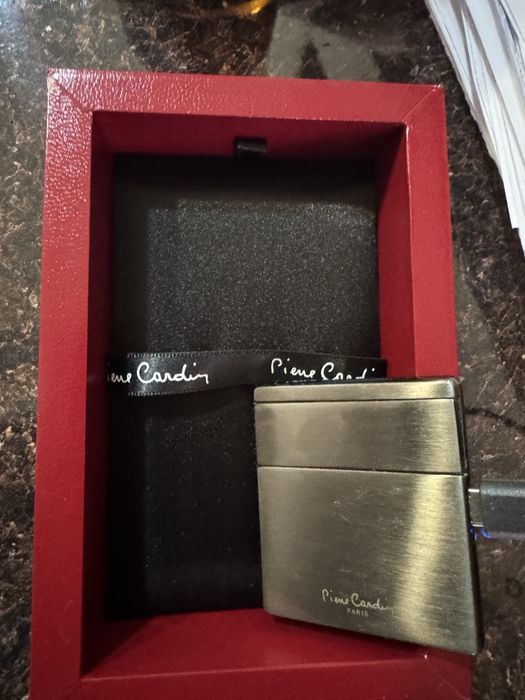 Запалка  pierre cardin