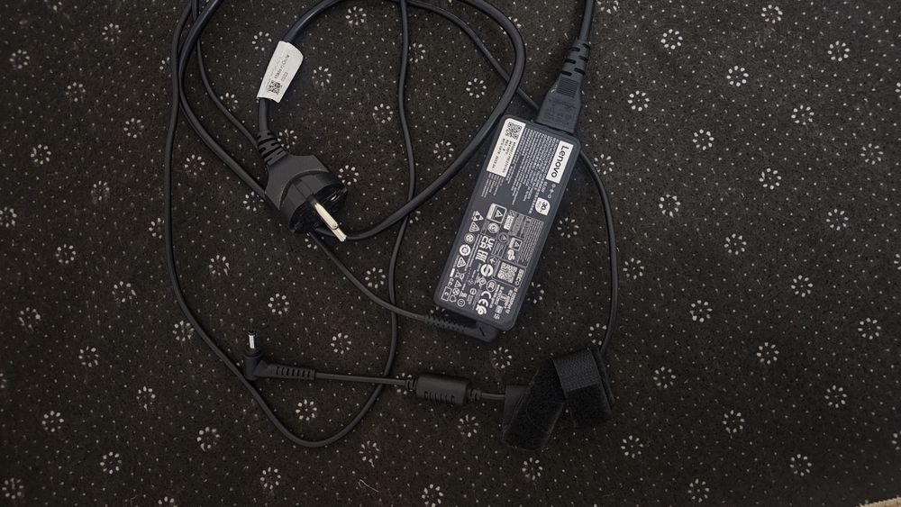 Lenovo i3 Model:82H8