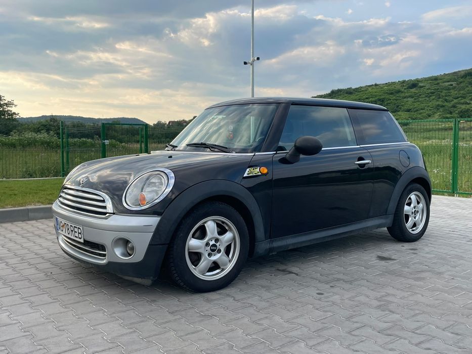 Mini Cooper 1.6 Benzina An Fabricație:2009   Proprietar