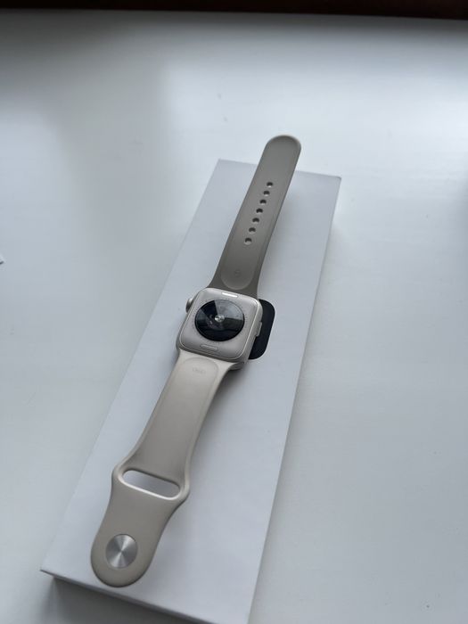Apple watch SE 2023 год