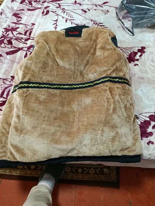 Продам мужскую куртку.