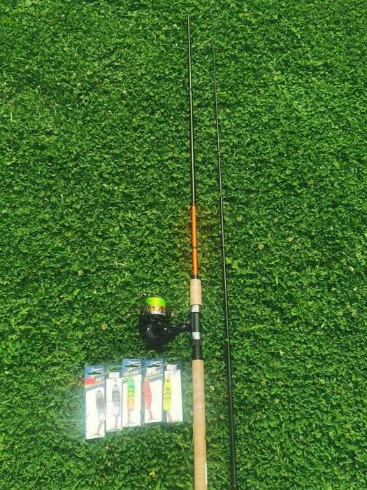 Спининг комплект за щука -въдица,макара,плетено влакно и 5 блесни.НОВИ