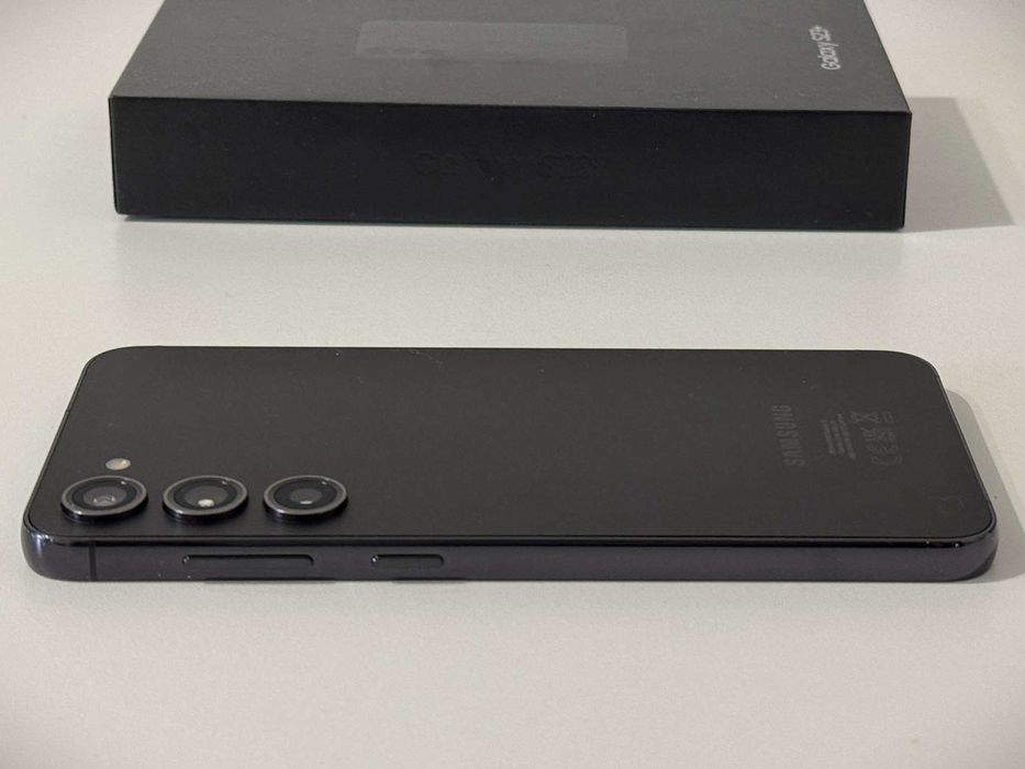 Бартер! Samsung Galaxy S23+ Plus Phantom Black (Черен)