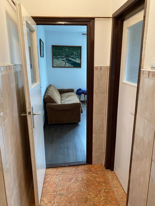 Apartament 2 cam etaj. 1 Moldova Noua