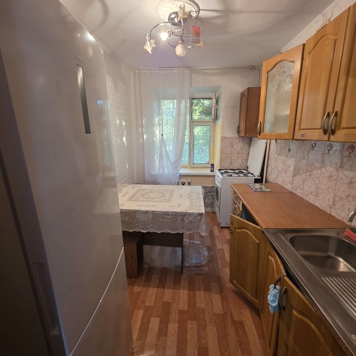 Сдам революция 3х комн свободна