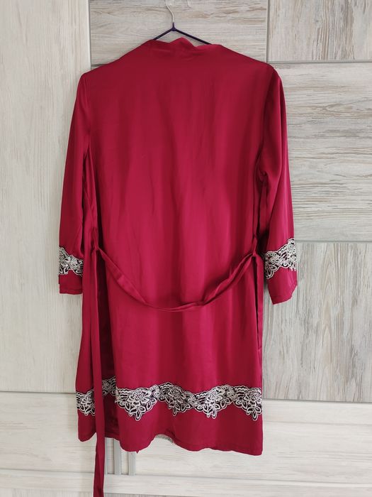 Бордовый пинюар,