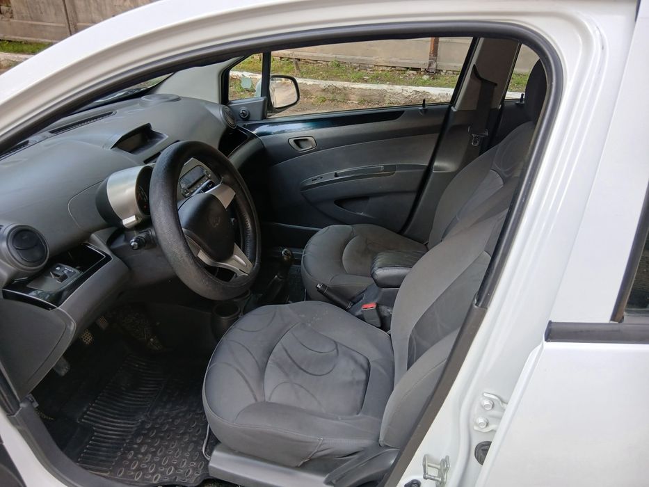 Спарк 1-позиция 2011 йил 2 круг йурган краскаси капот ва олди крилода