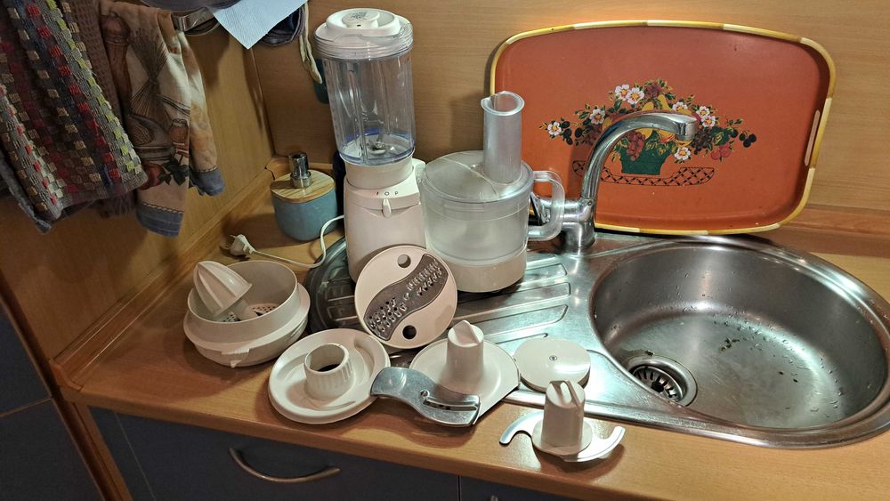 Работещи Кухненски робот Kenwood и Миксер AEG