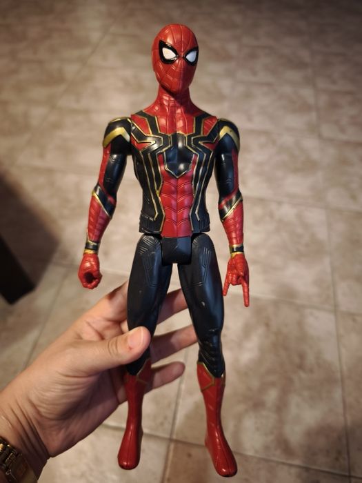 Star Wars and Marvel Action figures, Hasbro, 12