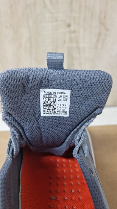 Продаю кроссовки новые