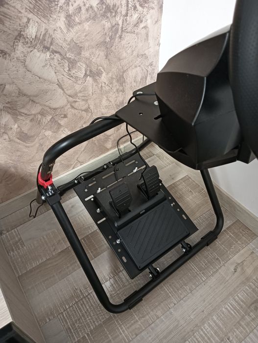 Vând volan gaming PlayStation sau PC model Hory Apex cu suport