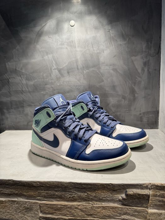 КАТО ЧИСТО НОВИ Jordan 1, 42 -  Blue Mint