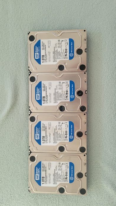 HDD-uri Seagate 2Tb și Western Digital 1Tb, SSD Kingston și memorie RAM
