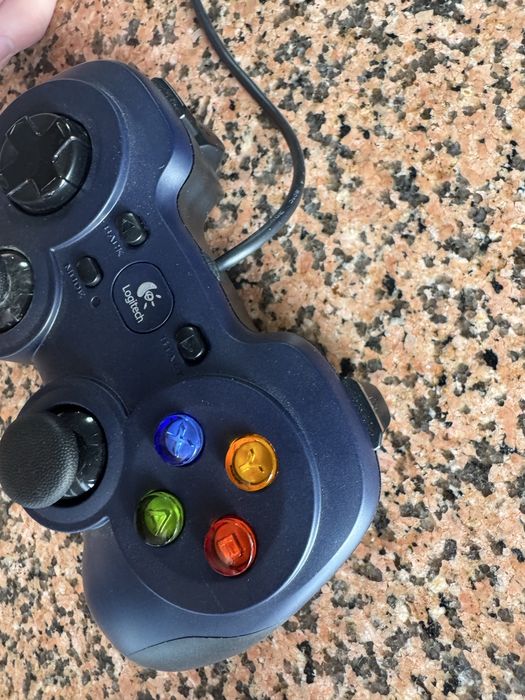 Геймпад Logitech