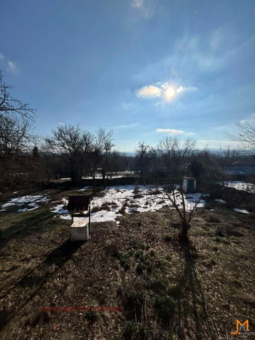 Продажба Къща гр. Севлиево - с. Градище 130m² и двор 780m²