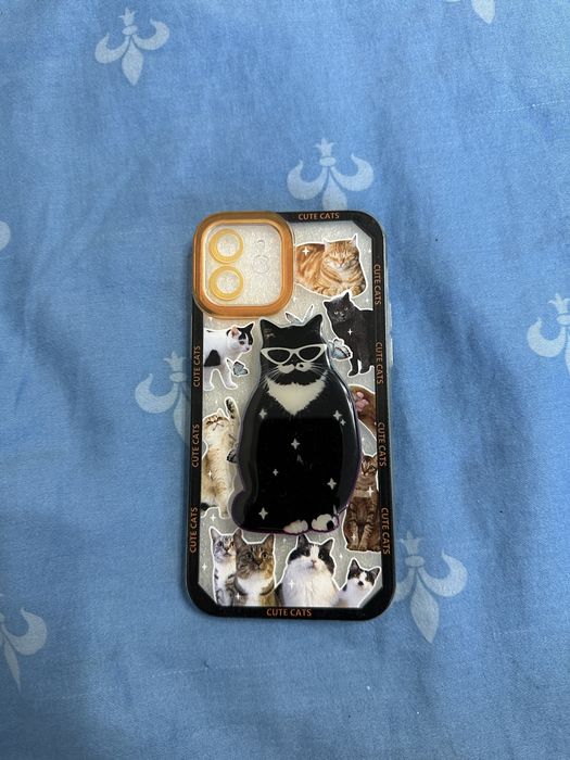 Калъфи за iPhone 12 – различни дизайни, много добро състояние