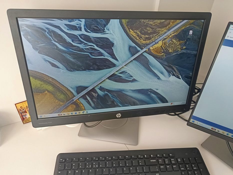 Monitoare HP pentru PC de 24 și 22 inch