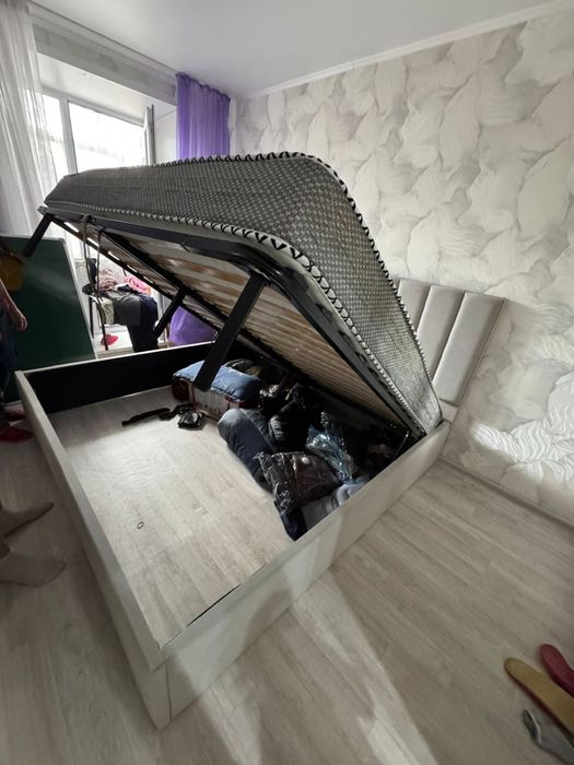 Продам кровать с матрасом