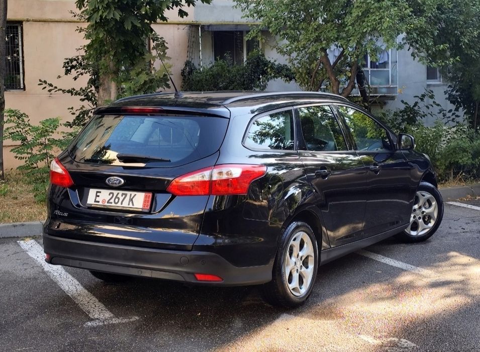FORD Focus 2011 — imagine 5