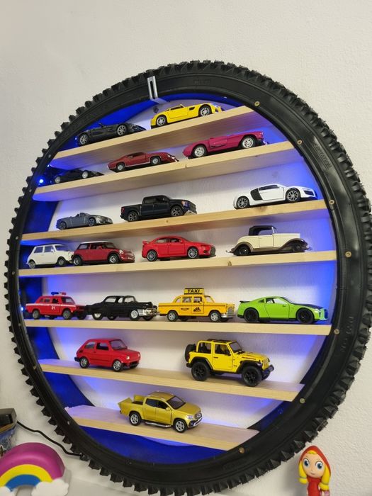 Suport pentru mașinuțe din cauciuc