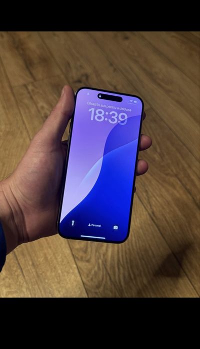 Vând Iphone 15 pro max 256